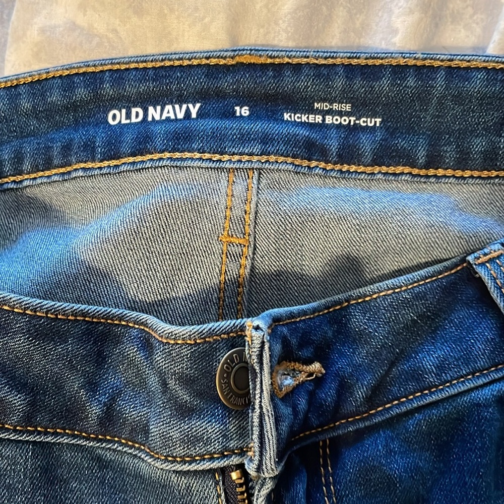 Old Navy sz. 16, mid rise, kicker boot cut jeans - Picture 2 of 3